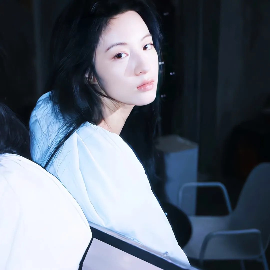 在别处2019